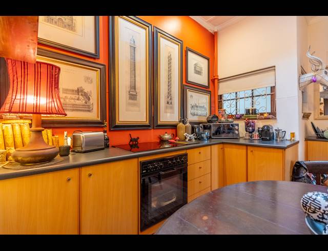 2 BEDROOM APARTMENT FOR SALE IN ESSENWOOD